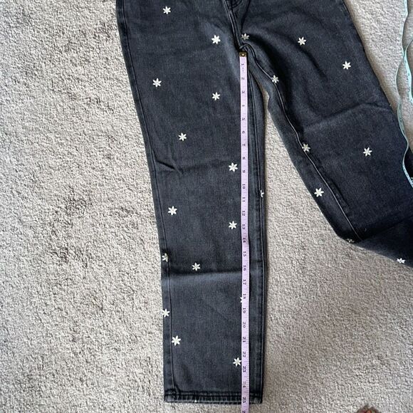 PacSun Women’s High Rise Straight Raining Daisy Jeans! - Picture 7 of 13